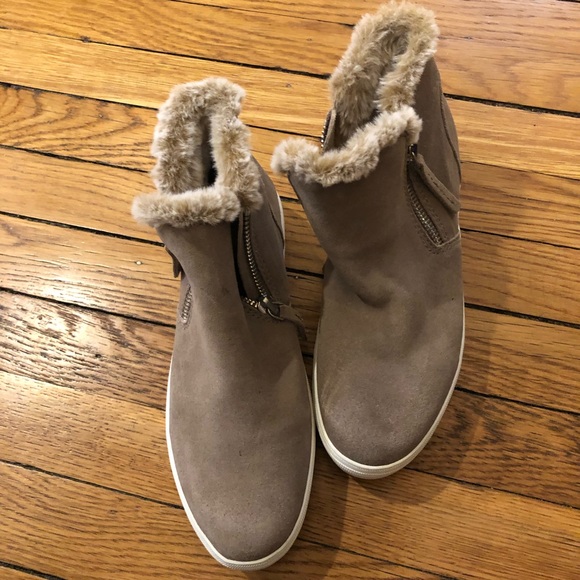 New Dolce Vita Warm Sneakers - Picture 1 of 7